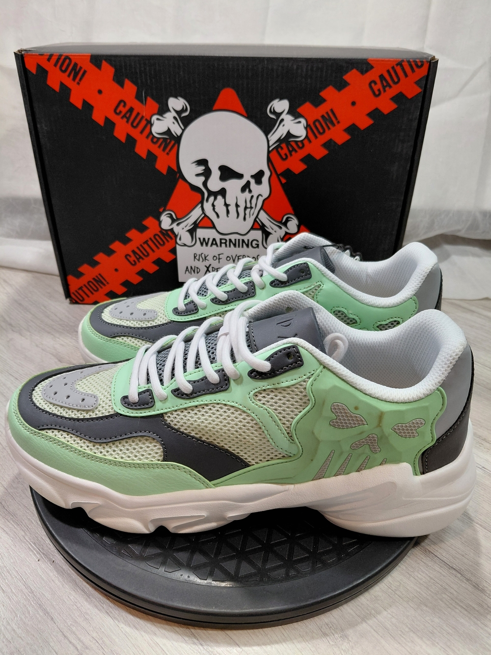 NWT Brand X MenAmazon Sunset Chunky Fashion Sneaker Green, White & Grey SIZE 9.5